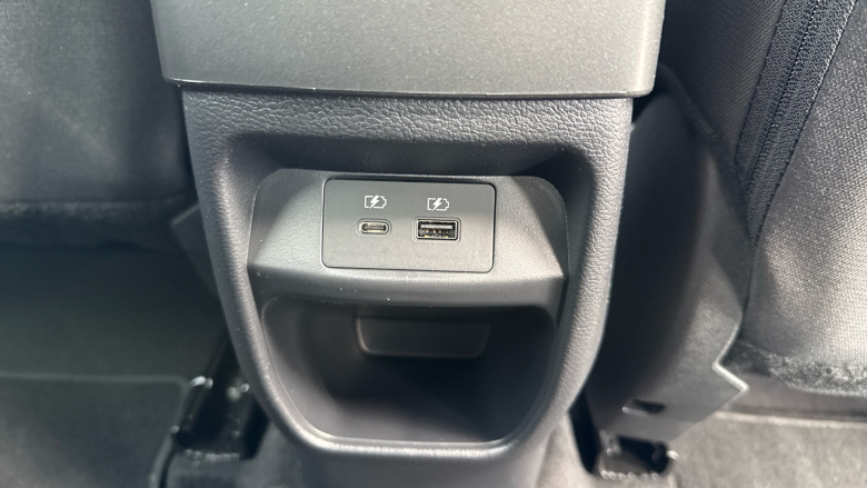 Nissan Juke 1.0 DiG-T N-Connecta 5dr Petrol Hatchback